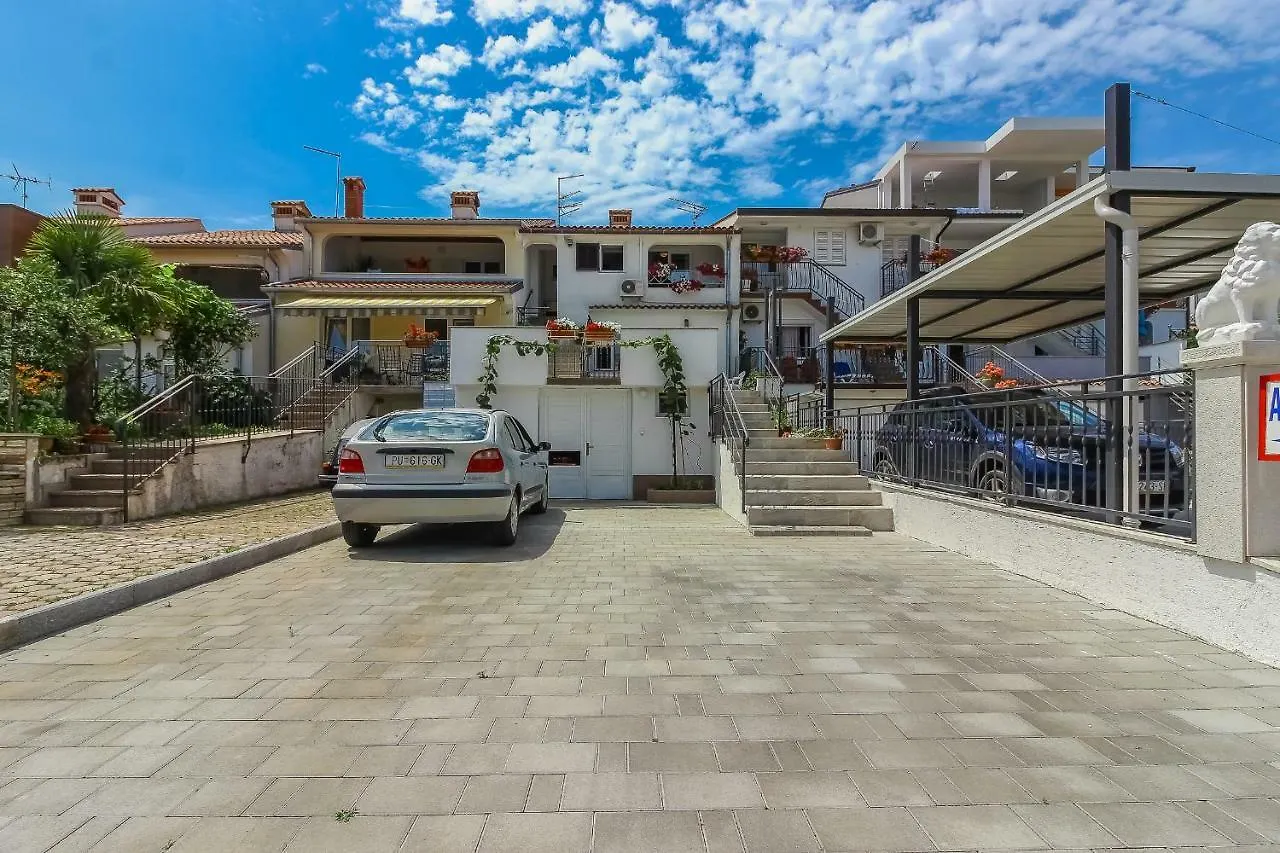 Radan - Apartments Near Brulo Beach location